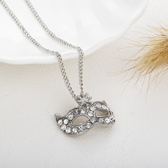 ππ‘! Silver Rhinestone Mask Necklace Set - Picture 2 of 4